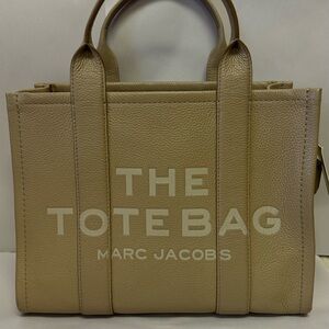 Marc Jacobs The Leather Medium Tote Bag Camel
